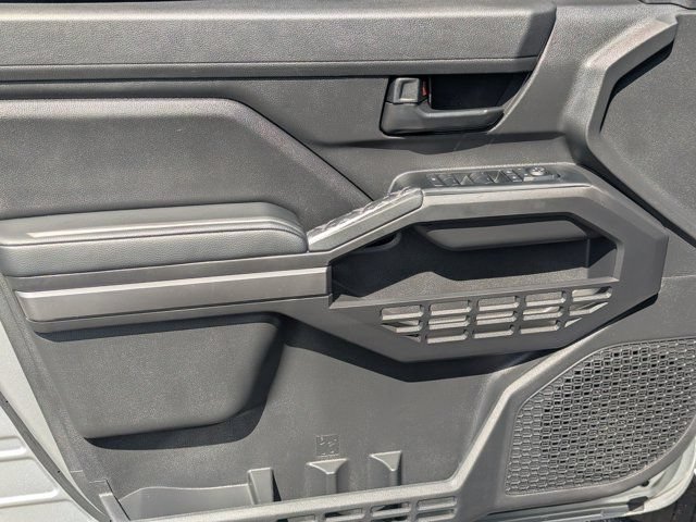Used 2025 Toyota Tacoma SR5 AWD/4WD image 10