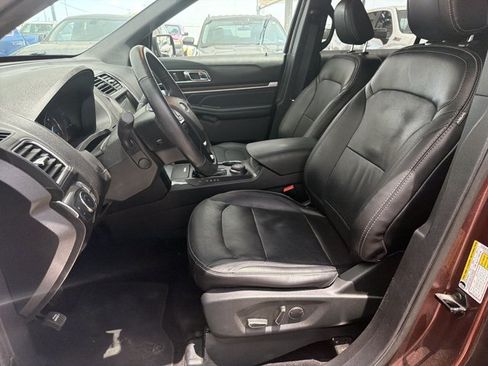 Used 2018 Ford Explorer Limited AWD/4WD image 10