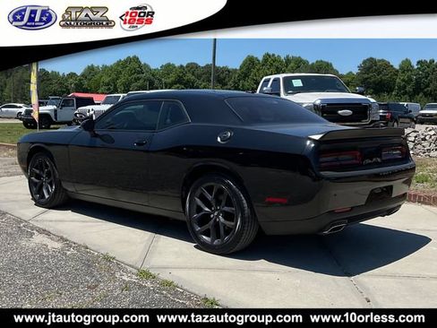 Used 2020 Dodge Challenger SXT w/ Blacktop Package RWD image 5