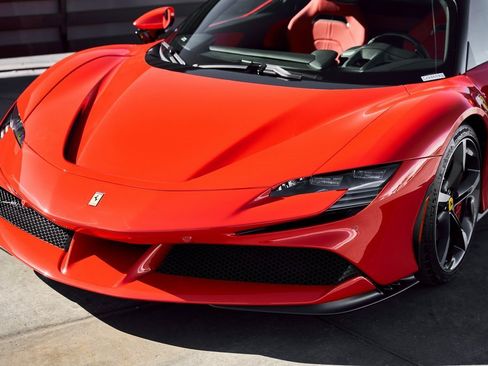 Used 2023 Ferrari SF90 Stradale Base image 6