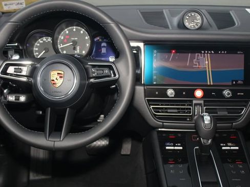 New 2026 Porsche Macan image 6