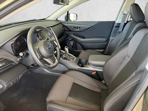 Used 2025 Subaru Outback Premium image 9