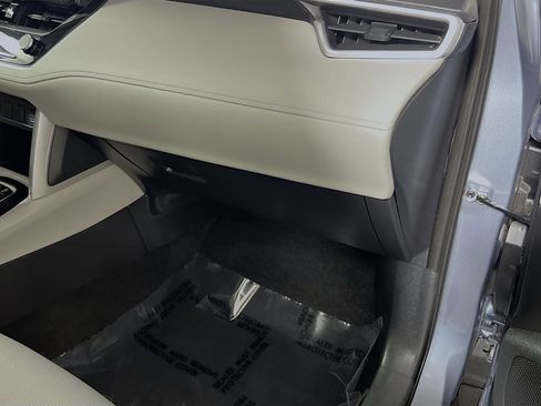 Used 2025 Toyota Corolla Cross L FWD image 35