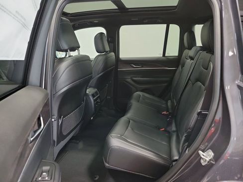New 2025 Jeep Grand Cherokee Limited image 8