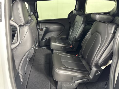 New 2026 Chrysler Voyager LX FWD image 14