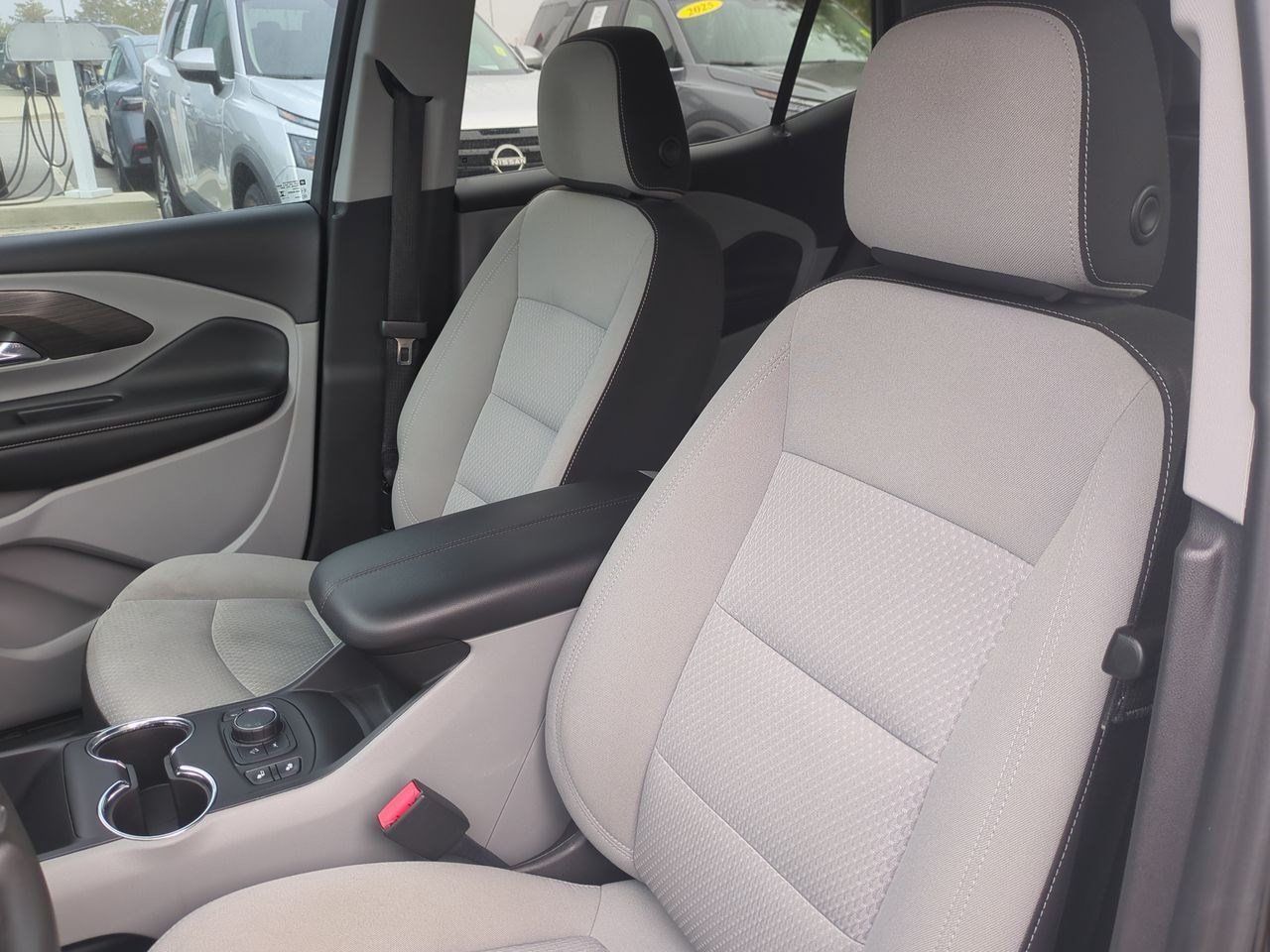 Used 2023 GMC Terrain SLE w/ Driver Convenience Package FWD image 16
