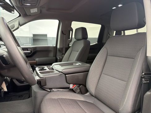 Used 2019 Chevrolet Silverado 1500 LT image 3