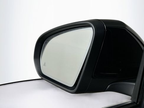 Used 2024 Mercedes-Benz EQB 250+ image 16