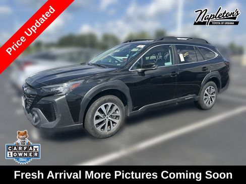 Used 2025 Subaru Outback Premium AWD/4WD image 1