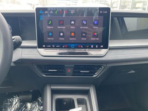 New 2026 Volkswagen Tiguan SE image 36