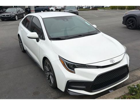 Used 2021 Toyota Corolla SE w/ Carpet Mat Package (TMS) FWD image 2