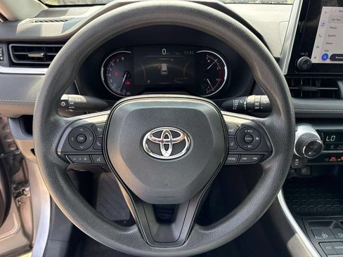 Used 2024 Toyota RAV4 XLE FWD image 20