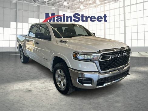 Used 2025 RAM 1500 Big Horn AWD/4WD image 7