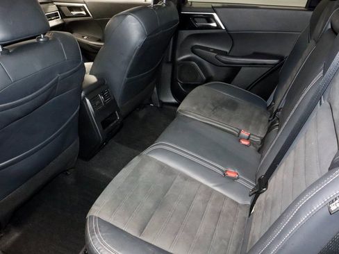 Used 2022 Mitsubishi Outlander SE image 23