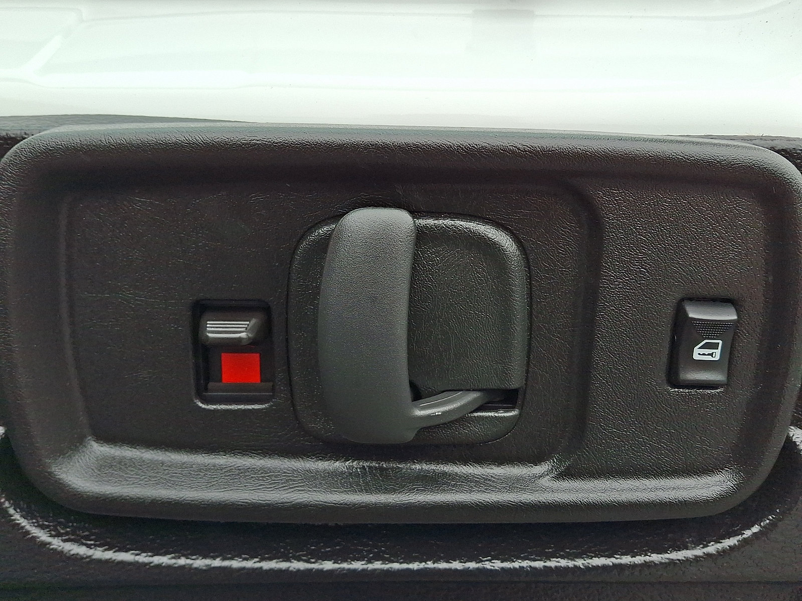 Used 2025 Chevrolet Express 2500 w/ Driver Convenience Package RWD image 24