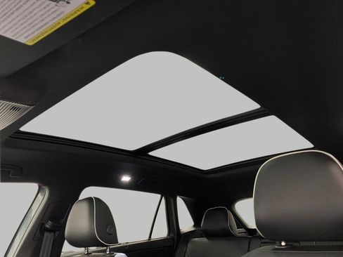 Used 2024 Volkswagen Atlas Cross Sport SEL Premium R-Line image 33