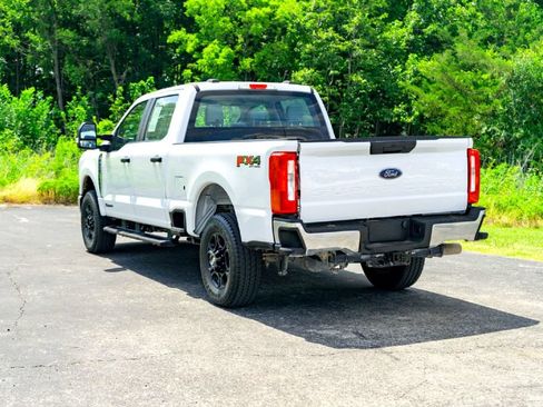Used 2024 Ford F250 XL w/ FX4 Off-Road Package AWD/4WD image 9