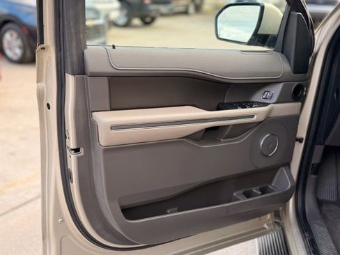 Used 2018 Ford Expedition XLT w/ Equipment Group 202A image 15