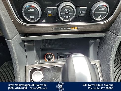 Used 2018 Volkswagen Passat 2.0T SE FWD image 8