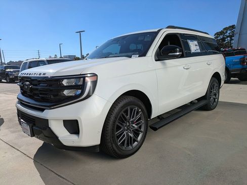 New 2025 Ford Expedition Platinum w/ Stealth Performance Package image 7