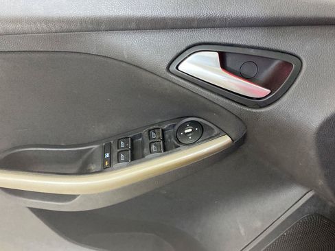 Used 2012 Ford Focus SEL FWD image 42