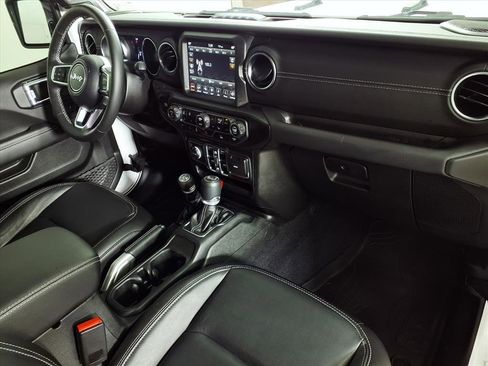 Used 2022 Jeep Wrangler Unlimited Sahara w/ Cold Weather Group image 12