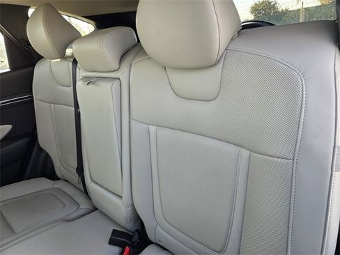 Used 2024 Hyundai Tucson Limited image 12