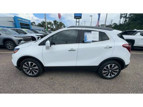 Used 2021 Buick Encore Preferred w/ Safety Package FWD image 5