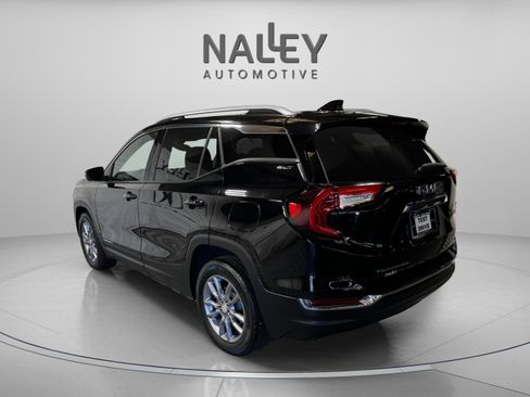 Used 2024 GMC Terrain SLT image 3