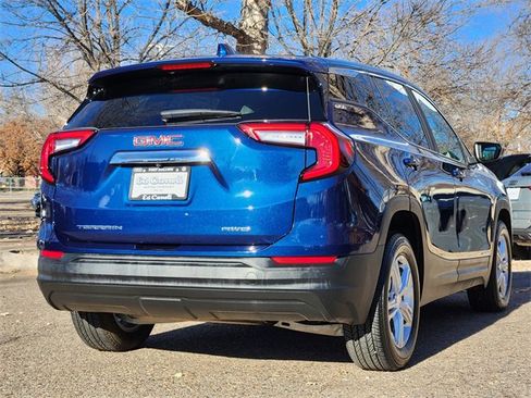 Used 2022 GMC Terrain SLE image 7