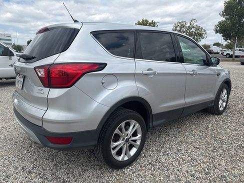 Used 2019 Ford Escape SE FWD image 3