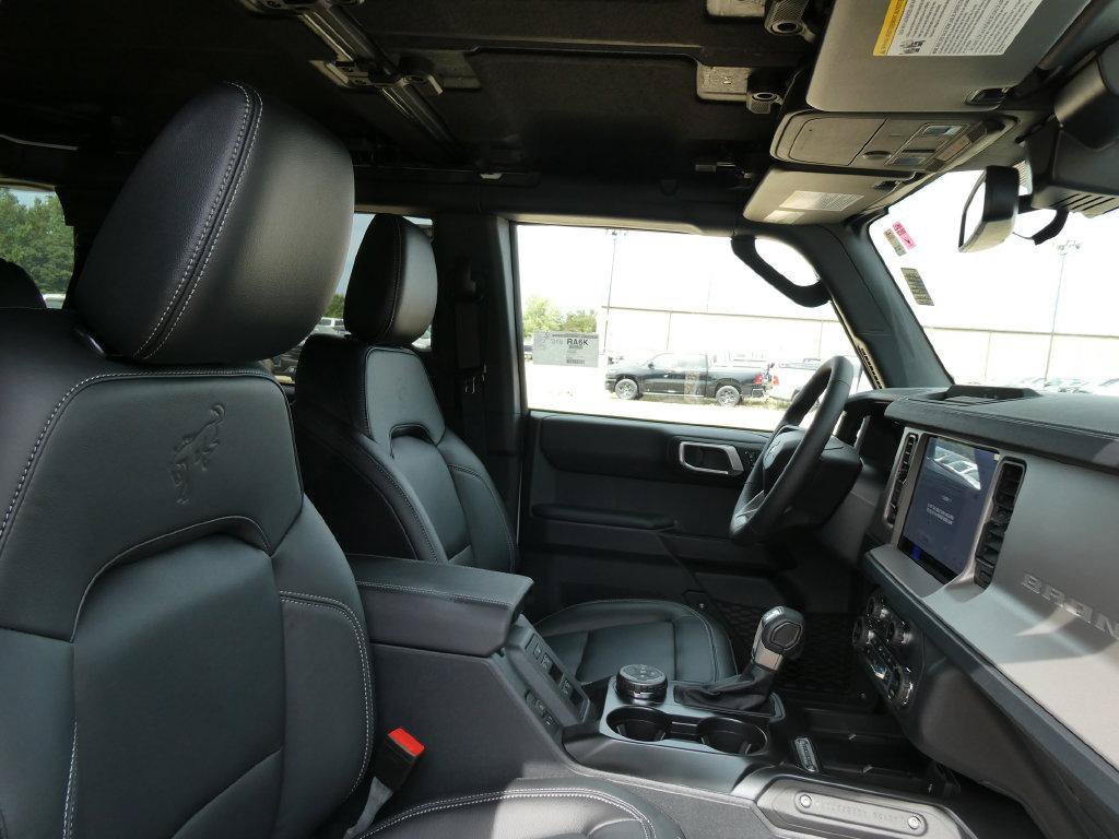 New 2026 Ford Bronco Outer Banks w/ Black Appearance Package AWD/4WD image 11