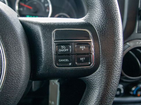Used 2012 Jeep Wrangler Sport AWD/4WD image 21