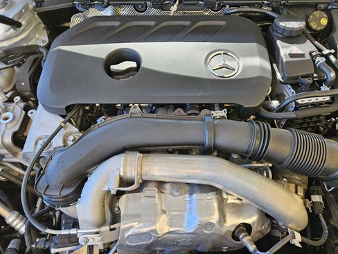 Certified 2024 Mercedes-Benz GLB 250 image 32