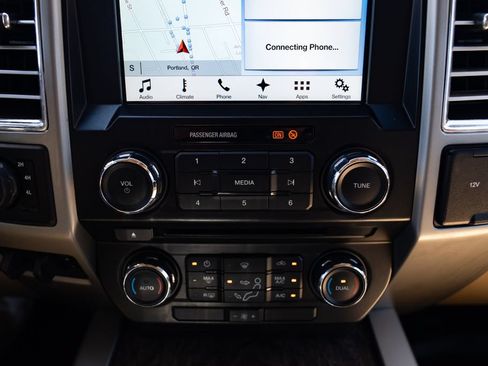 Used 2017 Ford F350 Lariat AWD/4WD image 18