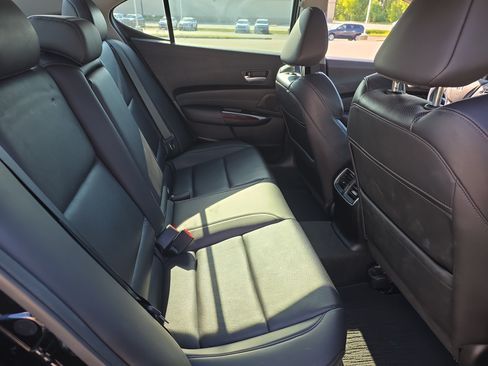 Used 2016 Acura TLX V6 w/ Technology Package FWD image 9