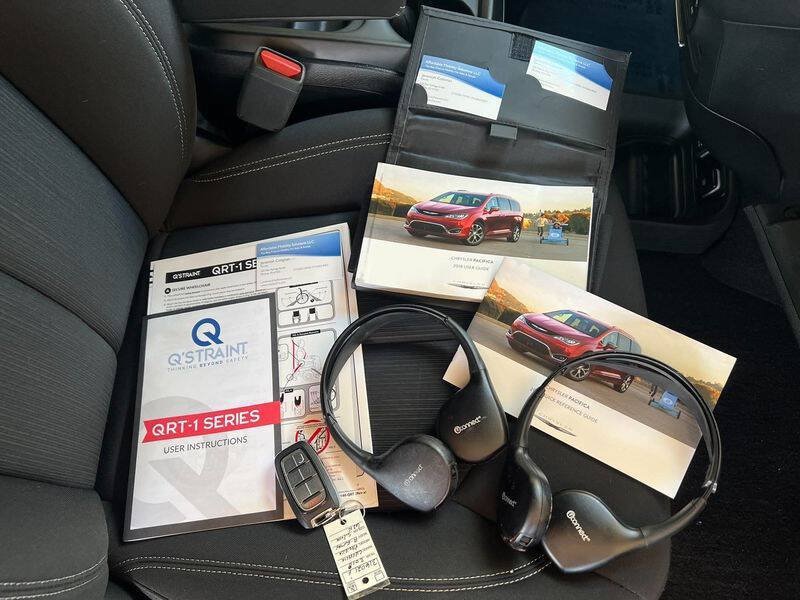 Used 2018 Chrysler Pacifica Touring Plus w/ S Appearance Package FWD image 58