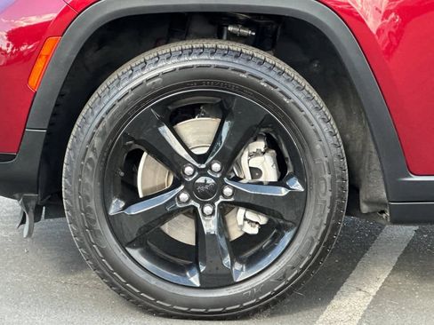 Used 2021 Jeep Grand Cherokee L Laredo RWD image 27
