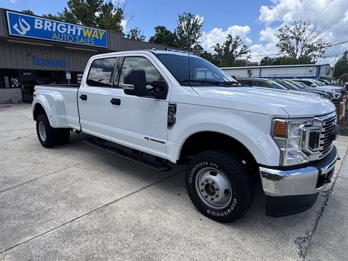 Used 2022 Ford F350 XLT AWD/4WD image 3