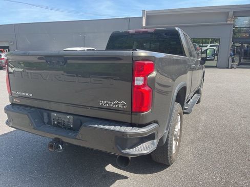 Used 2022 Chevrolet Silverado 2500 High Country w/ Safety Package II image 21