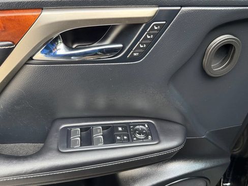 Used 2019 Lexus RX 350L FWD w/ Premium Package image 16