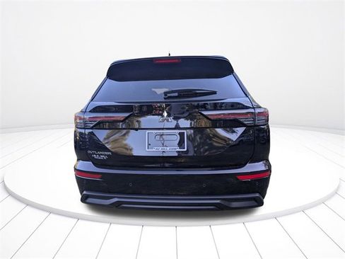 New 2025 Mitsubishi Outlander ES image 5