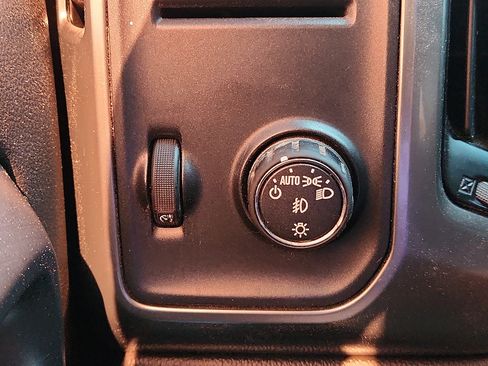 Used 2017 Chevrolet Silverado 1500 LT w/ Texas Edition RWD image 17