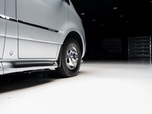 Used 2021 Mercedes-Benz Sprinter 3500 image 94