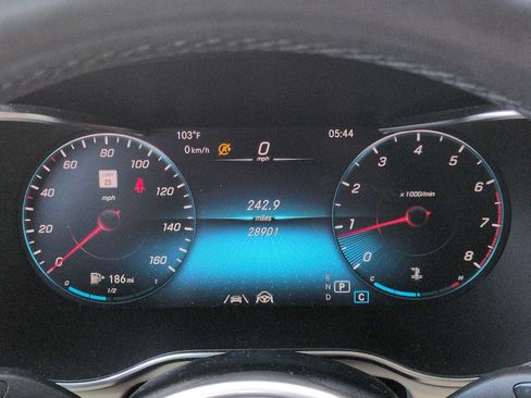 Used 2021 Mercedes-Benz GLC 300 4MATIC image 36
