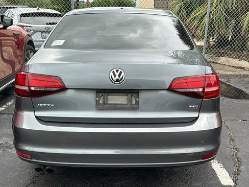 Used 2017 Volkswagen Jetta S w/ Jetta S Cold Weather Package FWD image 7