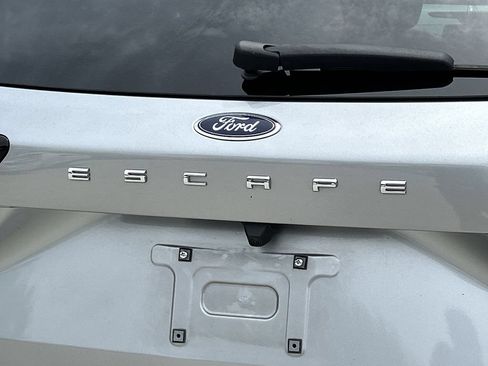 Used 2024 Ford Escape ST-Line AWD/4WD image 8