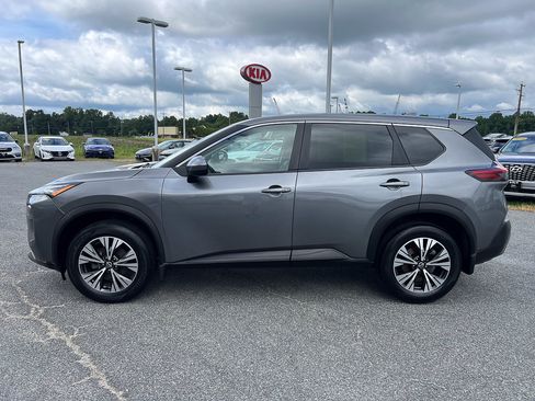 Used 2023 Nissan Rogue SV AWD/4WD image 2
