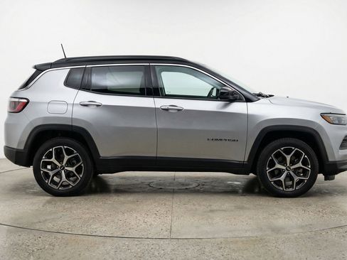 Used 2025 Jeep Compass Limited AWD/4WD image 11
