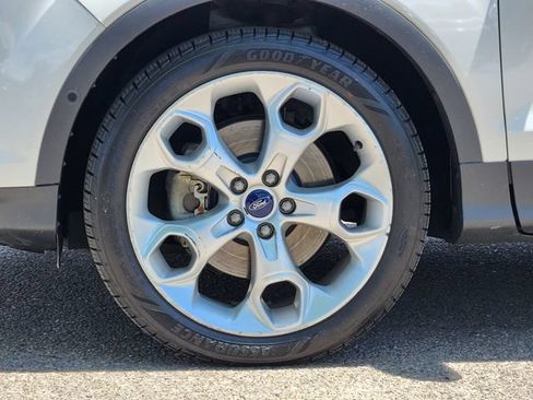 Used 2015 Ford Escape Titanium w/ Equipment Group 301A AWD/4WD image 9